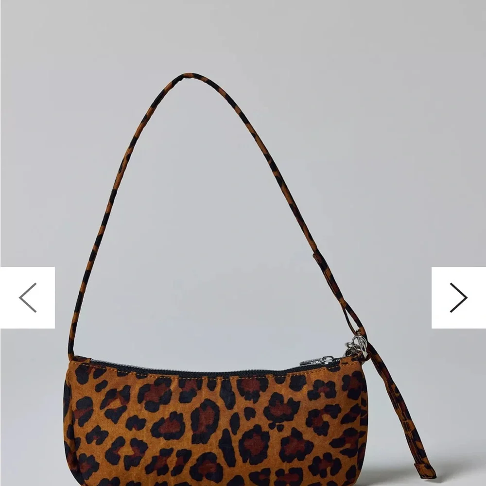 NWT BAGGU Leopard Print Pouchette - Picture 1 of 5